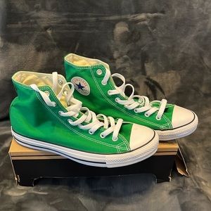 NWOT Converse Chuck Taylor’s